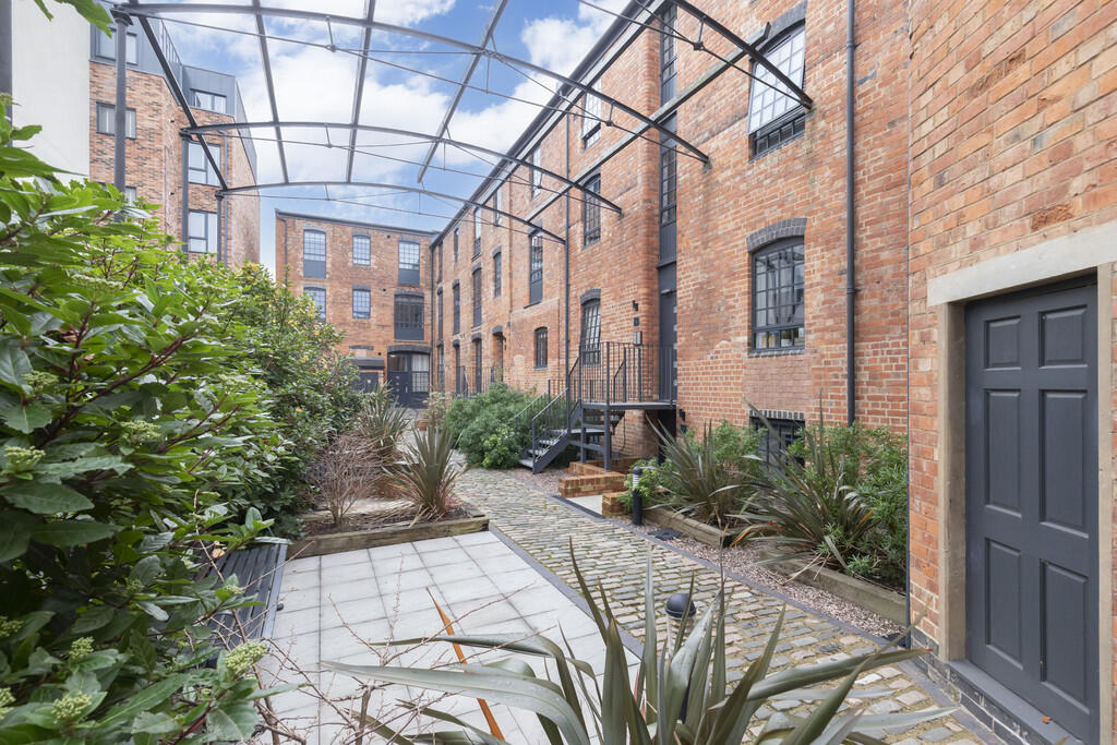 1 bed Apartment for rent in Prestbury. From Elliot Oliver Sales - Cheltenham 1 bed Apartment for rent in Prestbury. From Elliot Oliver Sales - Cheltenham