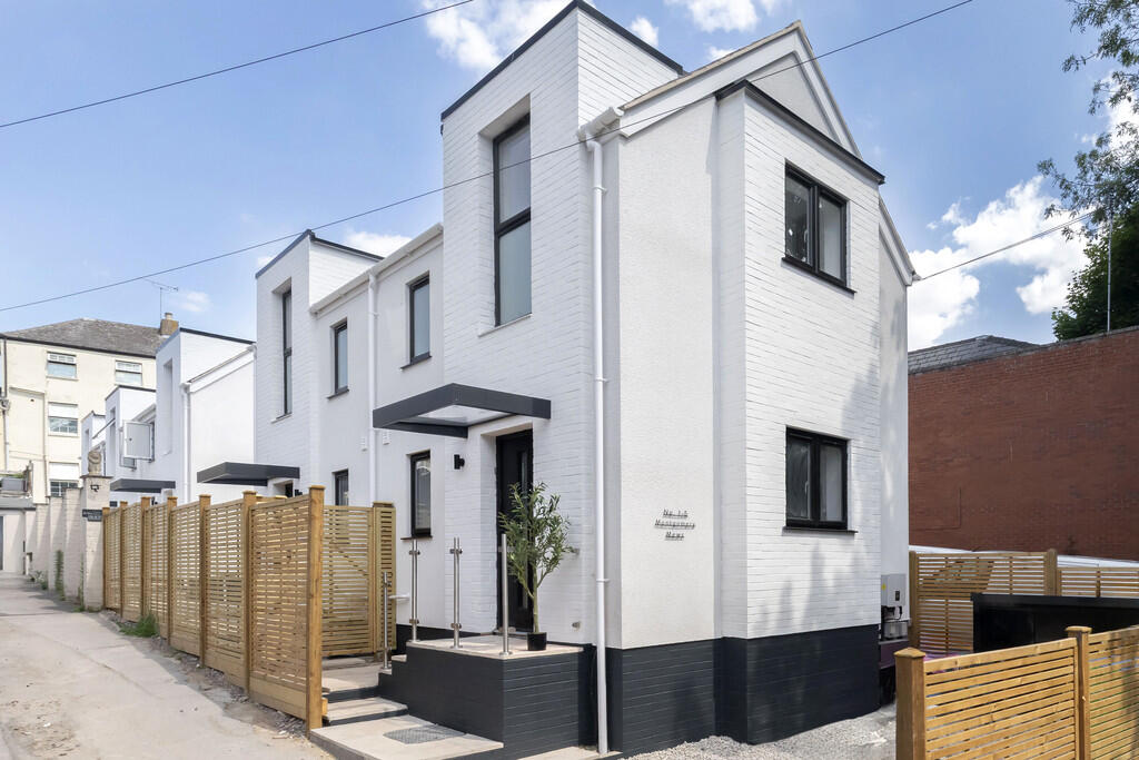 1 bed End of Terrace for rent in Leckhampton Hill. From Elliot Oliver Sales - Cheltenham