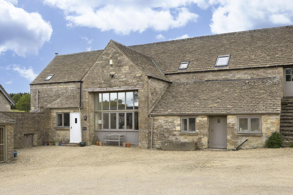 3 bed Farm House for rent in Birdlip. From Elliot Oliver Sales - Cheltenham 3 bed Farm House for rent in Birdlip. From Elliot Oliver Sales - Cheltenham