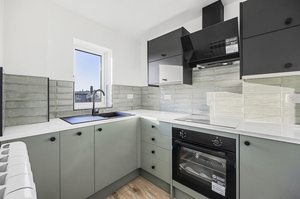 4 bed Studio for rent in Swindon. From Elliot Oliver Sales - Cheltenham