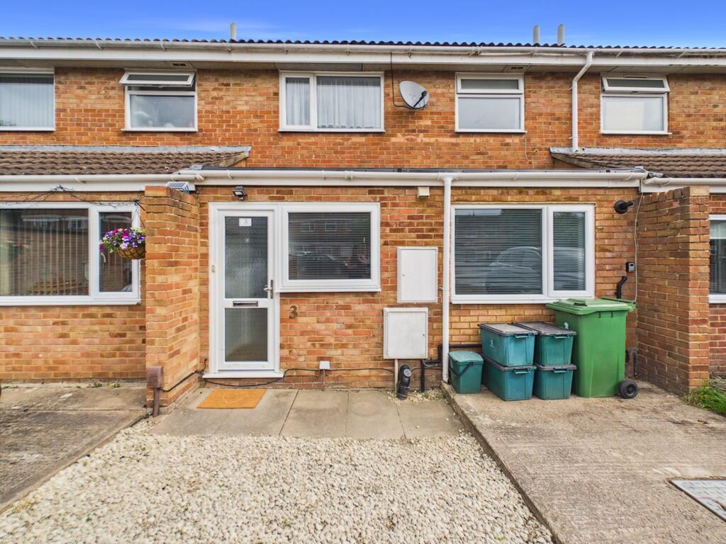 3 bed Mid Terraced House for rent in Swindon. From Elliot Oliver Sales - Cheltenham