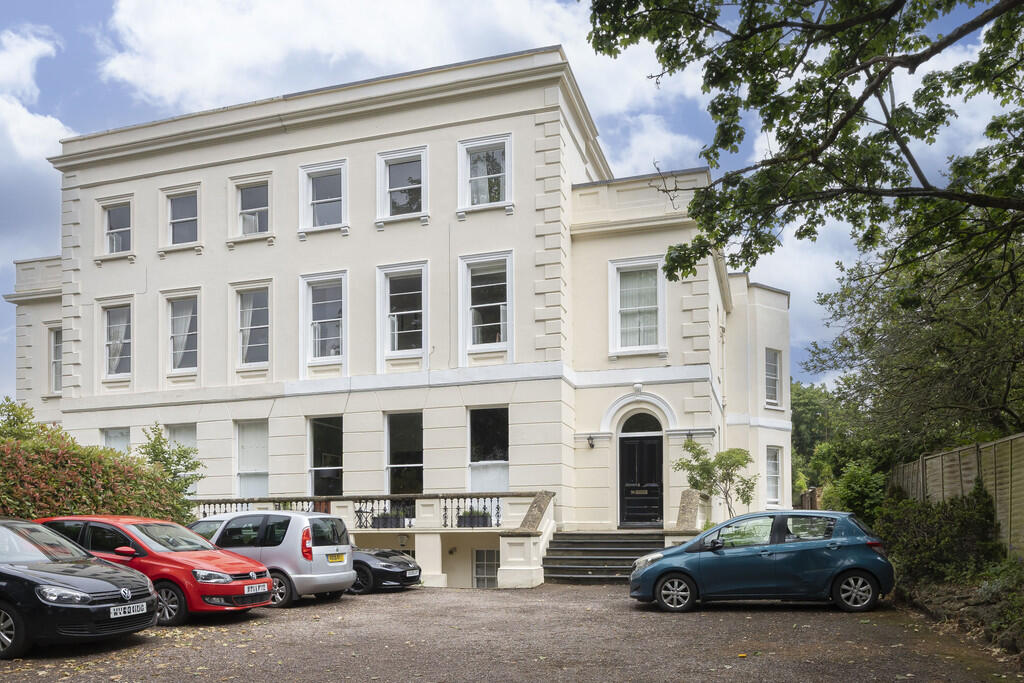 1 bed Apartment for rent in Prestbury. From Elliot Oliver Sales - Cheltenham