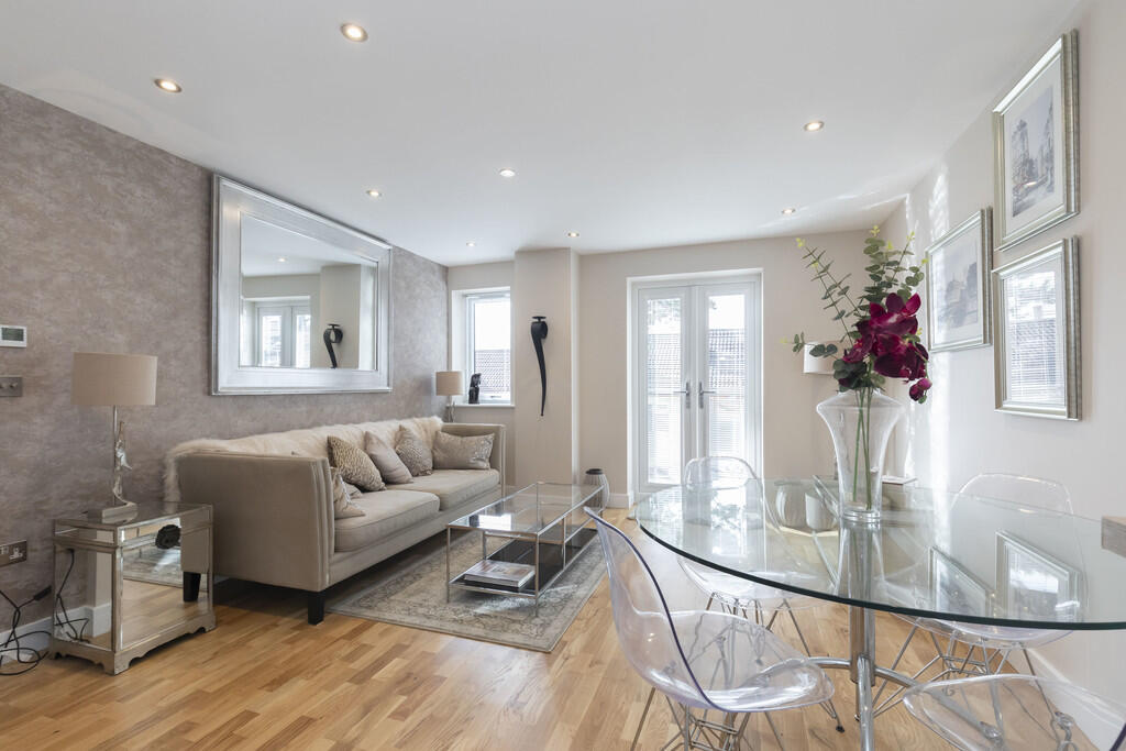 1 bed Apartment for rent in Swindon. From Elliot Oliver Sales - Cheltenham