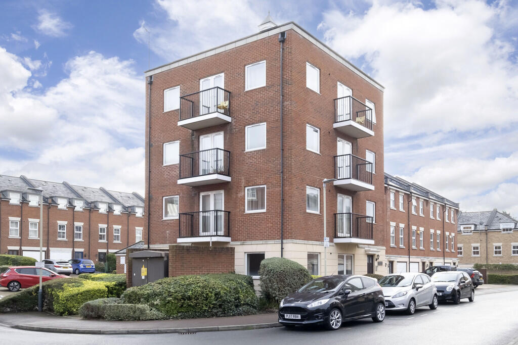 2 bed Apartment for rent in Cheltenham. From Elliot Oliver Sales - Cheltenham