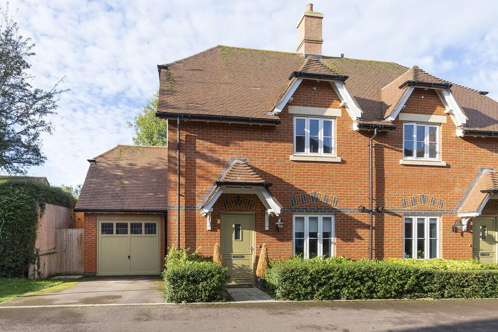 3 bed Semi Detached for rent in Leckhampton Hill. From Elliot Oliver Sales - Cheltenham 3 bed Semi Detached for rent in Leckhampton Hill. From Elliot Oliver Sales - Cheltenham