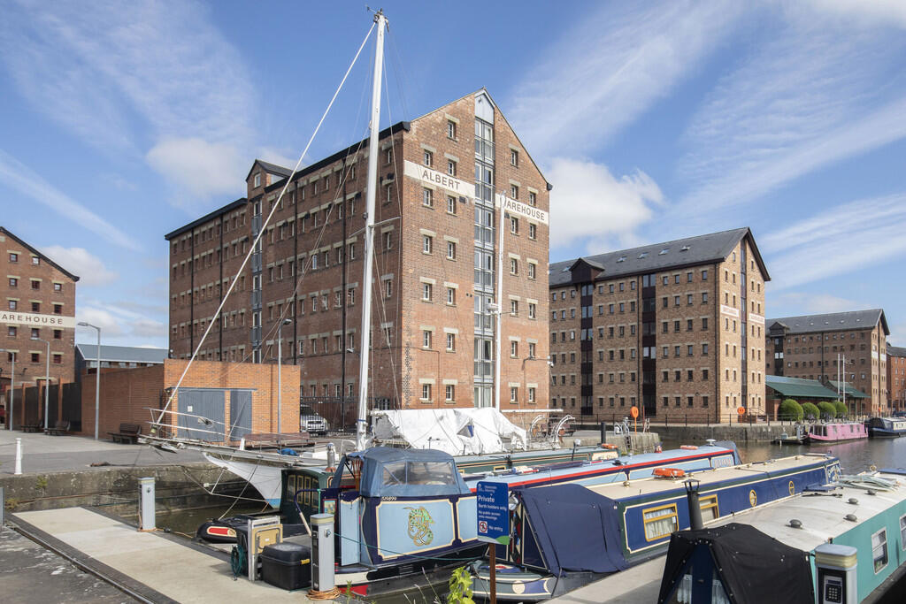 2 bed Apartment for rent in Gloucester. From Elliot Oliver Sales - Cheltenham