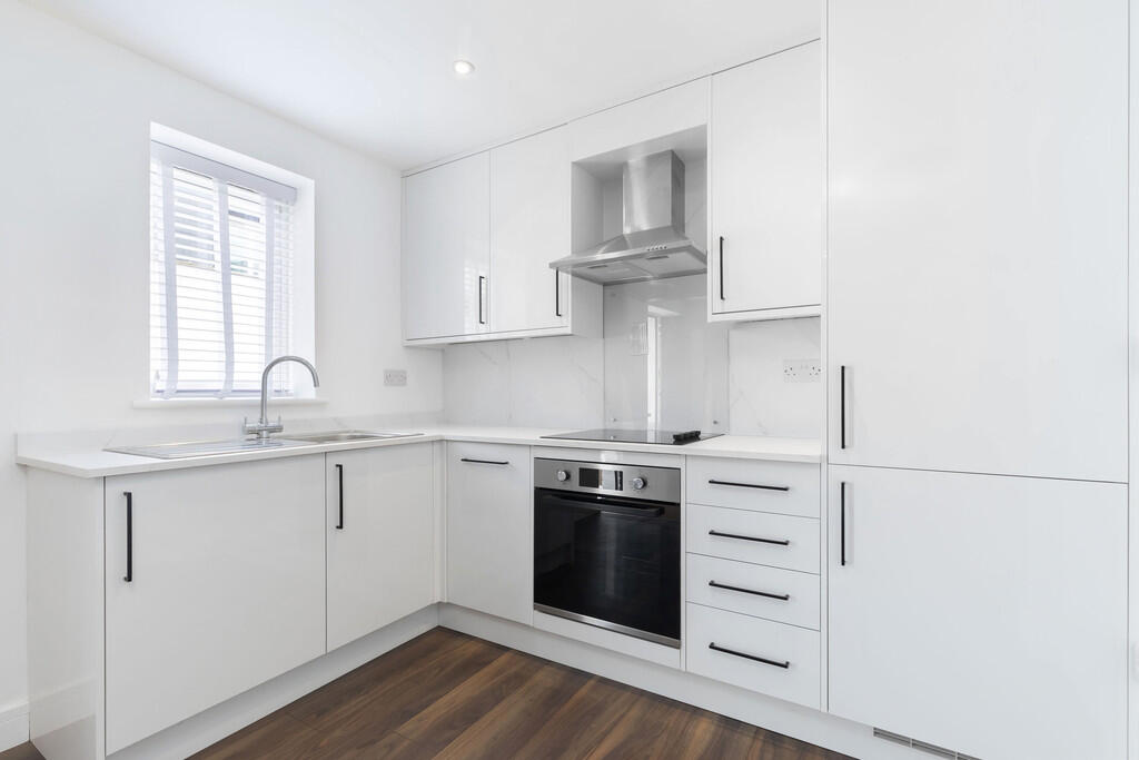 1 bed End of Terrace for rent in Leckhampton Hill. From Elliot Oliver Sales - Cheltenham