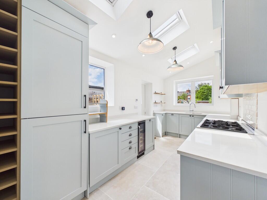 2 bed Mid Terraced House for rent in Leckhampton Hill. From Elliot Oliver Sales - Cheltenham 2 bed Mid Terraced House for rent in Leckhampton Hill. From Elliot Oliver Sales - Cheltenham