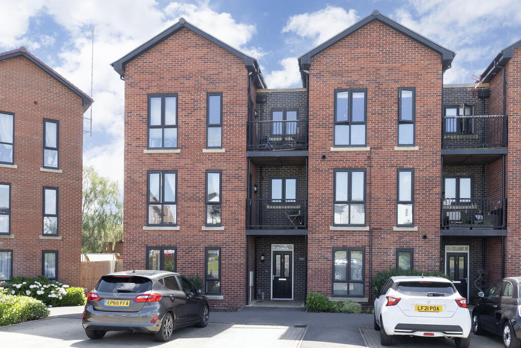 2 bed Apartment for rent in Prestbury. From Elliot Oliver Sales - Cheltenham 2 bed Apartment for rent in Prestbury. From Elliot Oliver Sales - Cheltenham