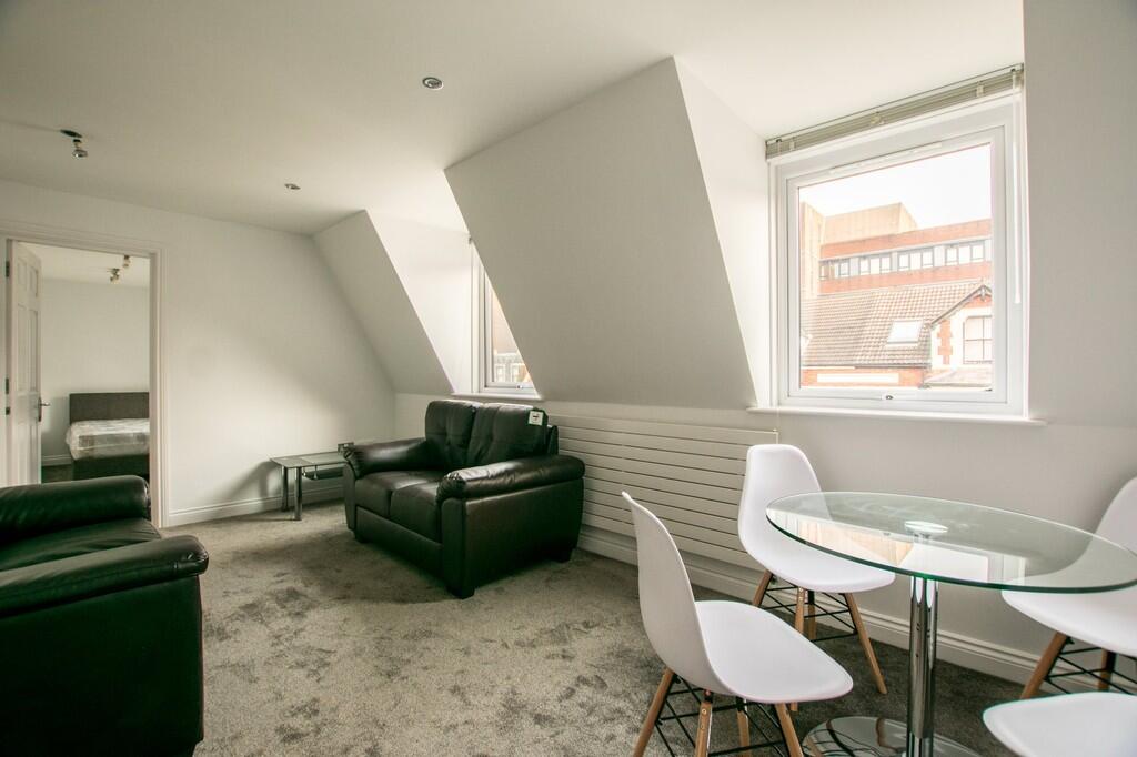 2 bed Apartment for rent in Swindon. From Elliot Oliver Sales - Cheltenham