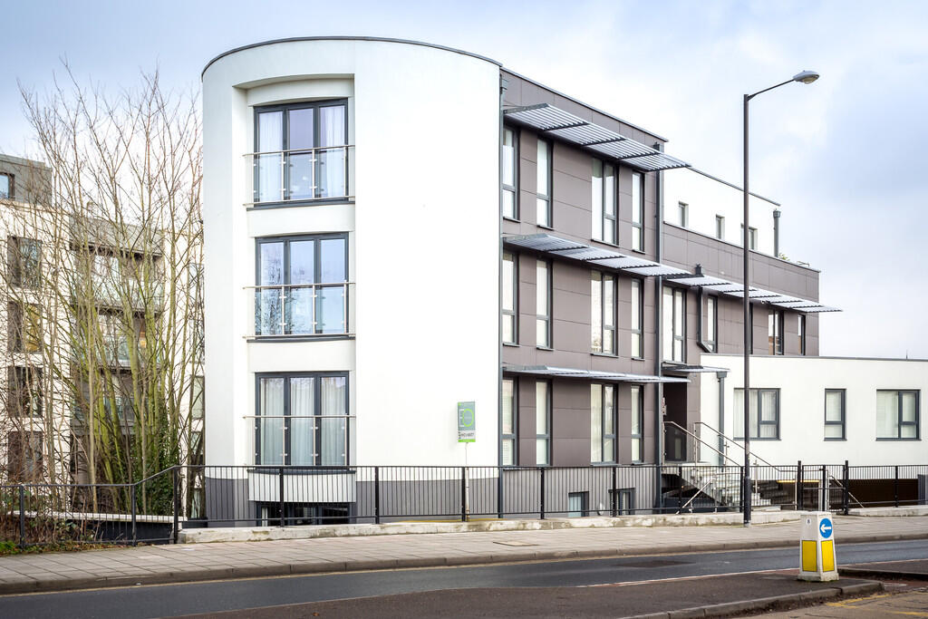 2 bed Apartment for rent in Cheltenham. From Elliot Oliver Sales - Cheltenham