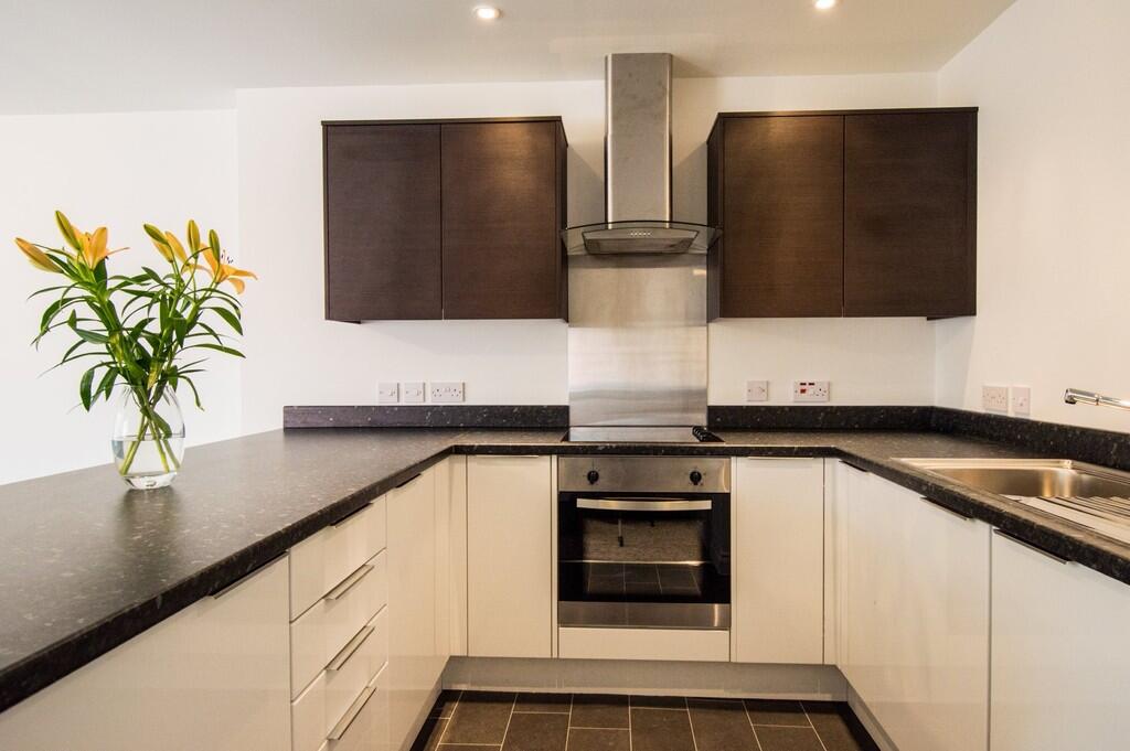 2 bed Apartment for rent in Leckhampton Hill. From Elliot Oliver Sales - Cheltenham 2 bed Apartment for rent in Leckhampton Hill. From Elliot Oliver Sales - Cheltenham