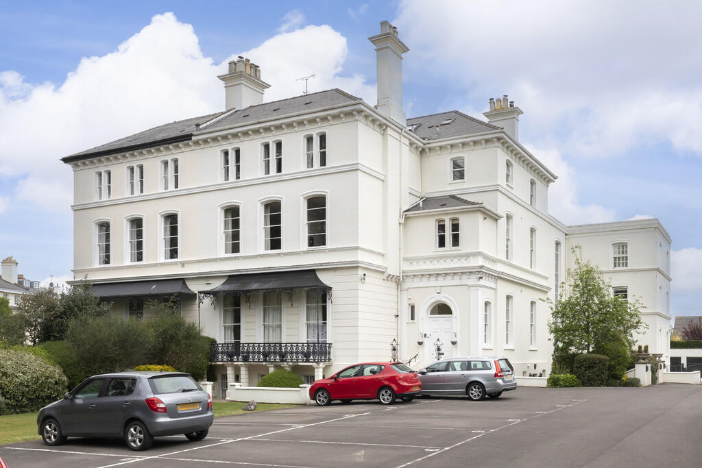 1 bed Apartment for rent in Prestbury. From Elliot Oliver Sales - Cheltenham
