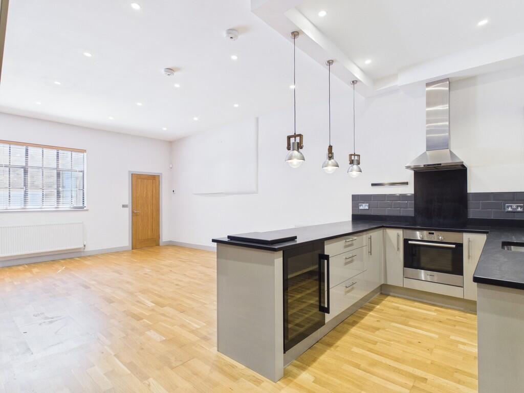 2 bed Mid Terraced House for rent in Cheltenham. From Elliot Oliver Sales - Cheltenham 2 bed Mid Terraced House for rent in Cheltenham. From Elliot Oliver Sales - Cheltenham
