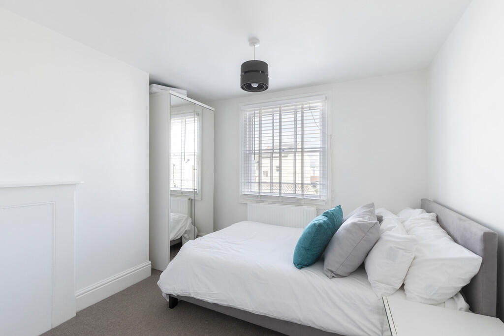 4 bed Not Specified for rent in Cheltenham. From Elliot Oliver Sales - Cheltenham
