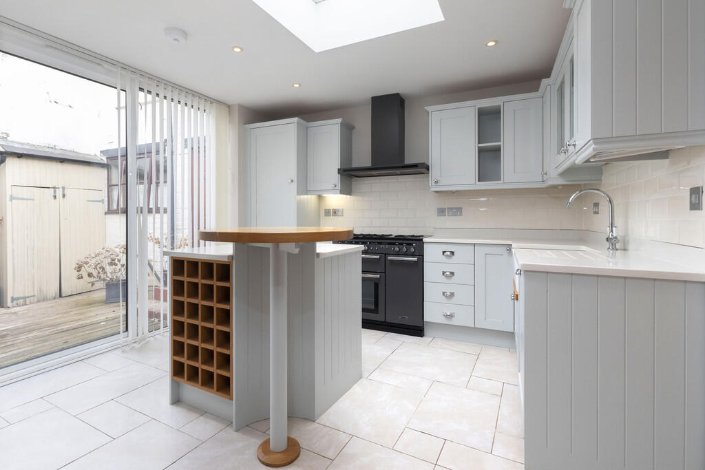 2 bed Semi Detached for rent in Prestbury. From Elliot Oliver Sales - Cheltenham