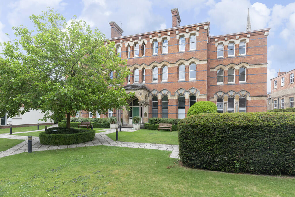 3 bed House (unspecified) for rent in Cheltenham. From Elliot Oliver Sales - Cheltenham 3 bed House (unspecified) for rent in Cheltenham. From Elliot Oliver Sales - Cheltenham