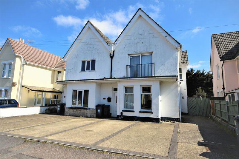 2 bed 1st Floor Flat for rent in Bournemouth. From Richard Godsell Estate Agents - Southbourne