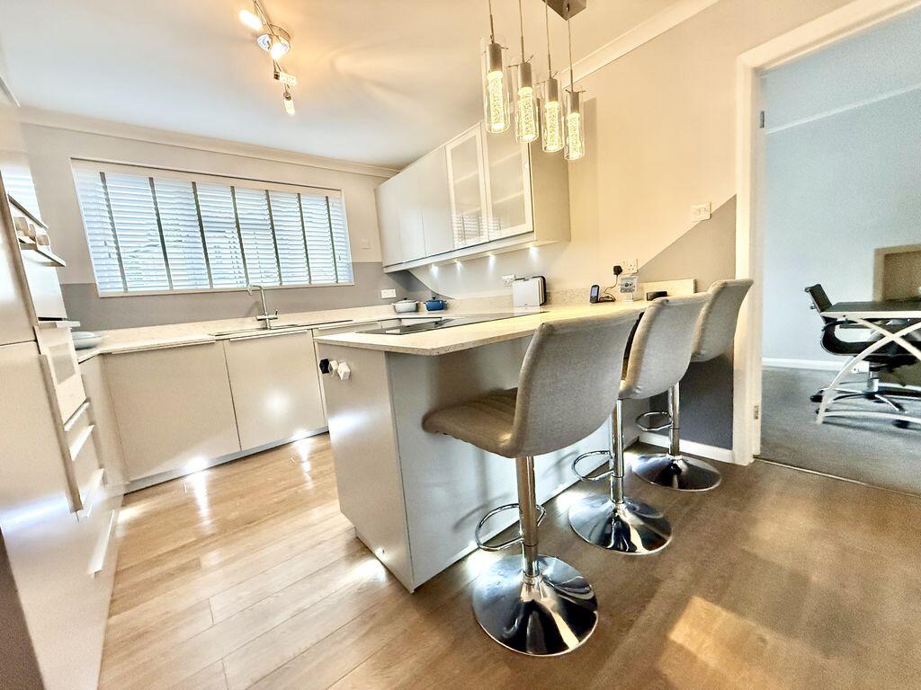 2 bed 1st Floor Flat for rent in Winkton. From Richard Godsell Estate Agents - Southbourne 2 bed 1st Floor Flat for rent in Winkton. From Richard Godsell Estate Agents - Southbourne