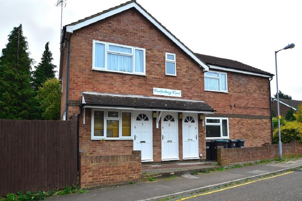 2 bed 1st Floor Flat for rent in Upper Sundon. From Absolute Property Sales Ltd