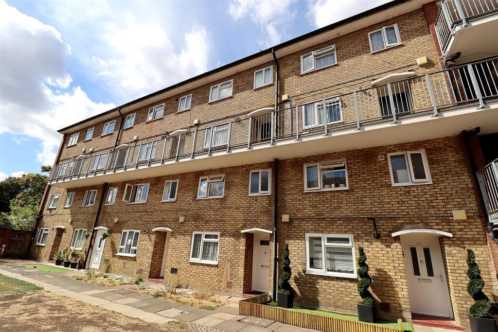 2 bed 1st Floor Flat for rent in London. From Absolute Property Sales Ltd
