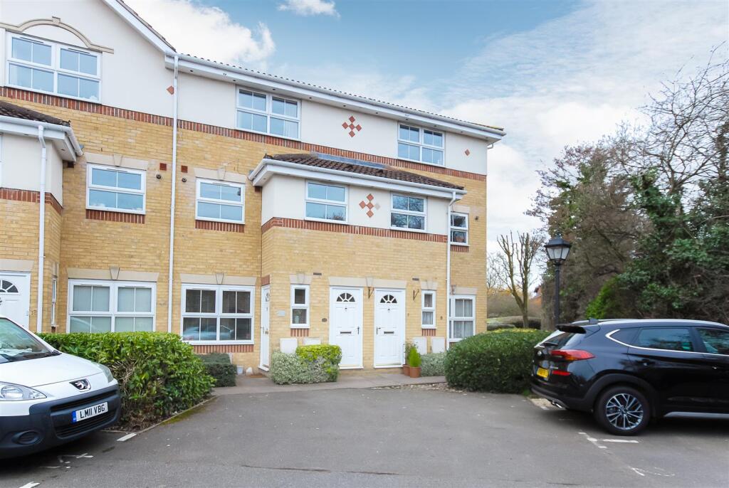 3 bed Annexe for rent in Slough. From Jackson O'Rourke - Cippenham 3 bed Annexe for rent in Slough. From Jackson O'Rourke - Cippenham