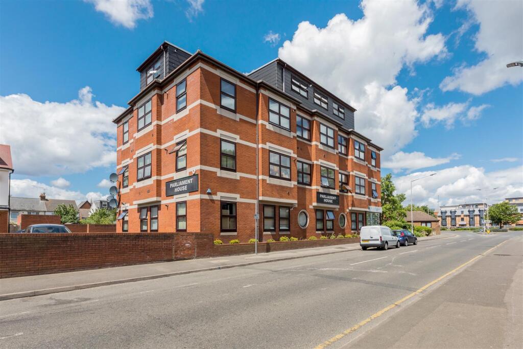 2 bed 1st Floor Flat for rent in Slough. From Jackson O'Rourke - Cippenham