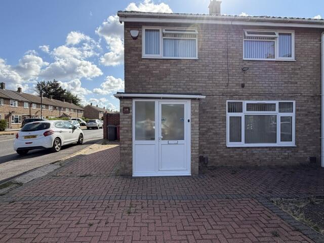 3 bed End of Terrace for rent in Farnham Royal. From Jackson O'Rourke - Cippenham