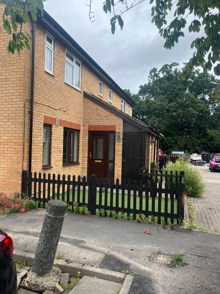 1 bed House (unspecified) for rent in Slough. From Jackson O'Rourke - Cippenham