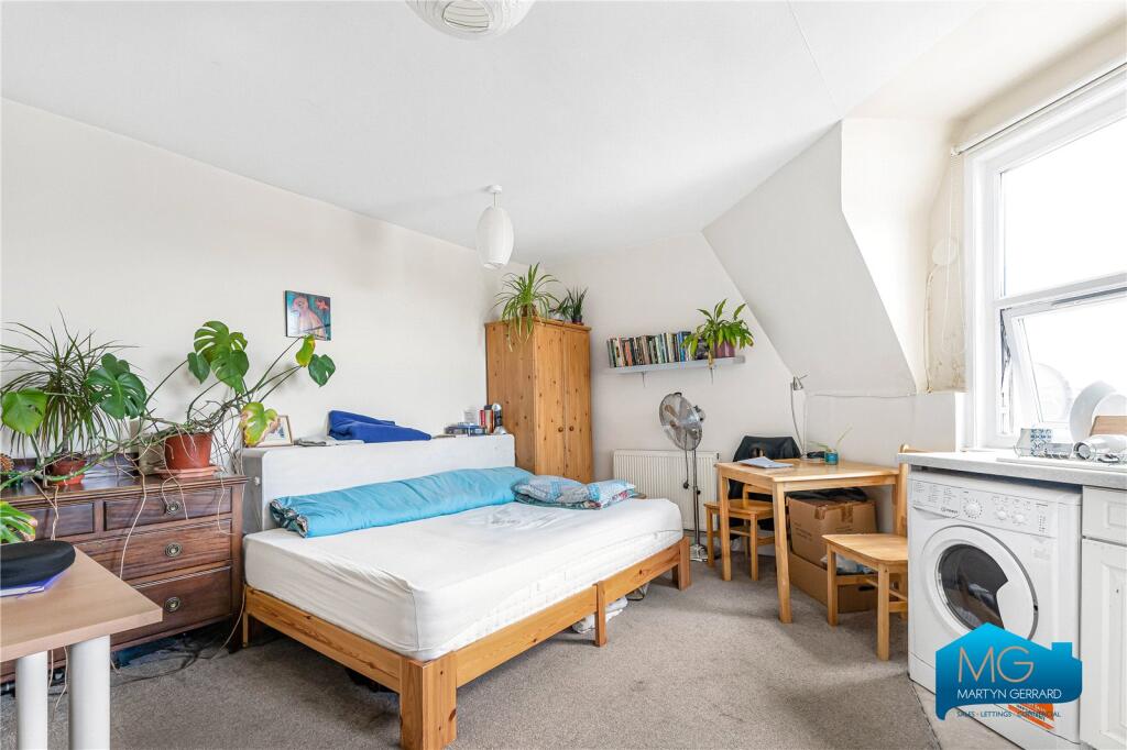 4 bed Apartment for rent in Barnet. From Martyn Gerrard - Barnet