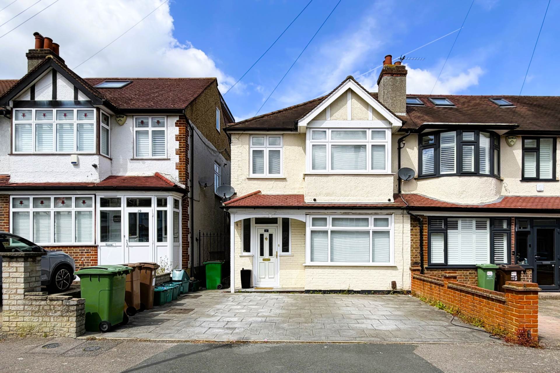 3 bed End of Terrace for rent in Sutton. From Drury & Cole - Morden