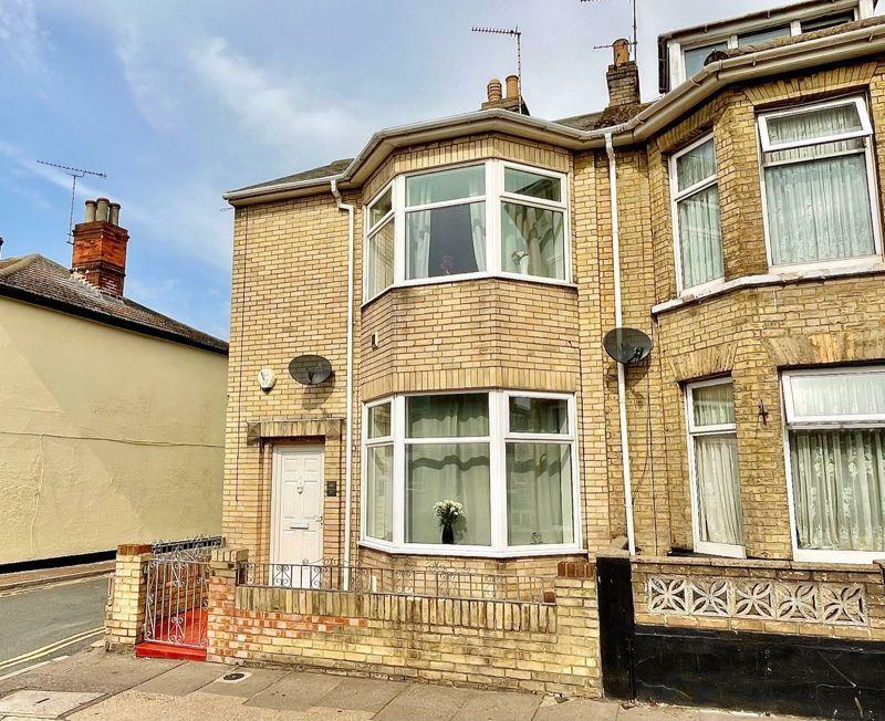 3 bed End Terraced House for rent in Great Yarmouth. From Luxe Residential