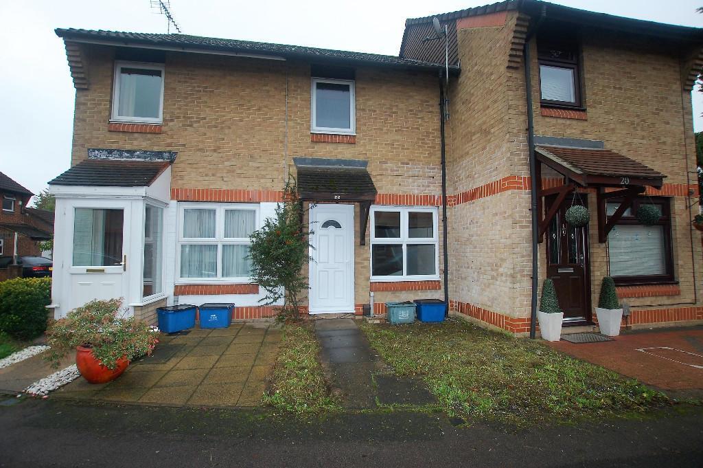 2 bed Mid Terraced House for rent in Woodford. From Luxe Residential - South Woodford