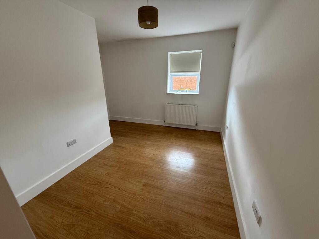 1 bed 1st Floor Flat for rent in Woodford. From Luxe Residential - South Woodford
