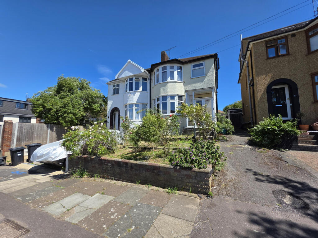 3 bed Semi Detached for rent in Woodford. From Luxe Residential - South Woodford