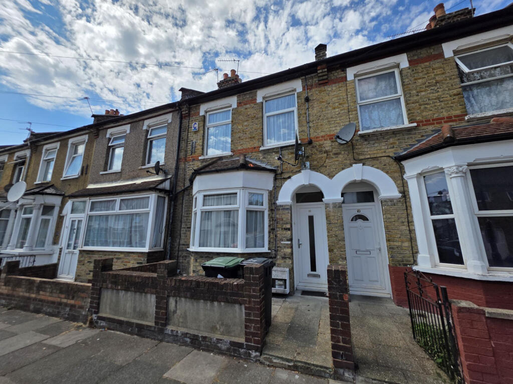 3 bed Mid Terraced House for rent in Edmonton. From Luxe Residential - South Woodford