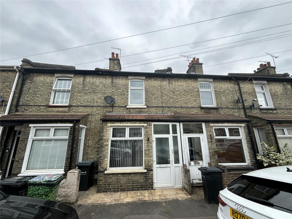 2 bed Mid Terraced House for rent in Gravesend. From Ellis and Co
