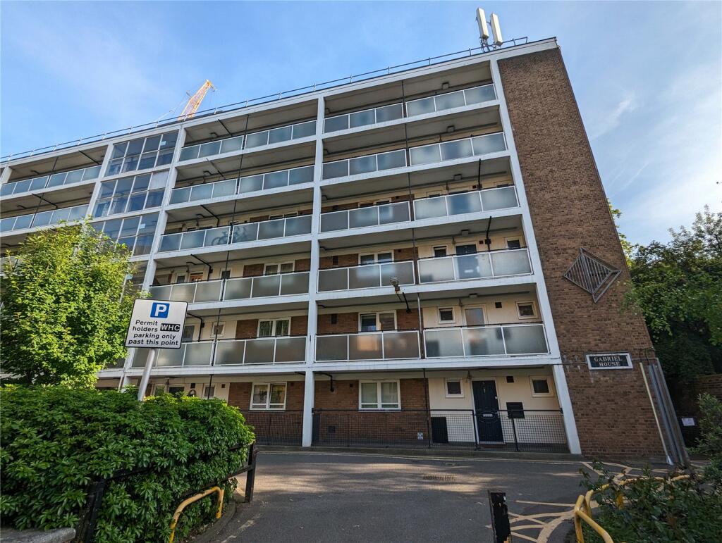 3 bed Apartment for rent in London. From Ellis and Co