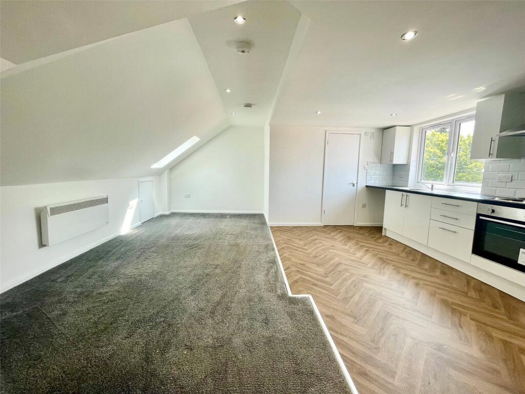 4 bed Studio for rent in Sidcup. From Ellis & Co - Sidcup