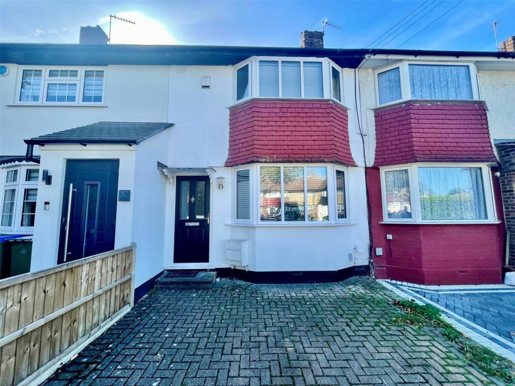2 bed Mid Terraced House for rent in Sidcup. From Ellis & Co - Sidcup