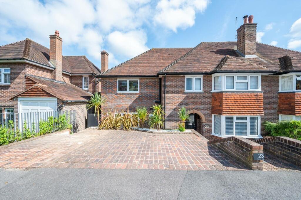 2 bed Detached for rent in Guildford. From Cavender Estate Agent - Guildford