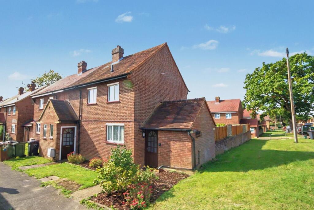 2 bed Semi Detached for rent in Guildford. From Cavender Estate Agent - Guildford