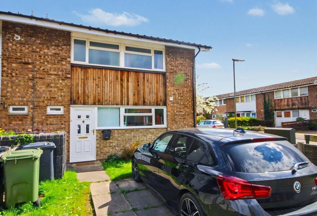 3 bed Detached for rent in Guildford. From Cavender Estate Agent - Guildford