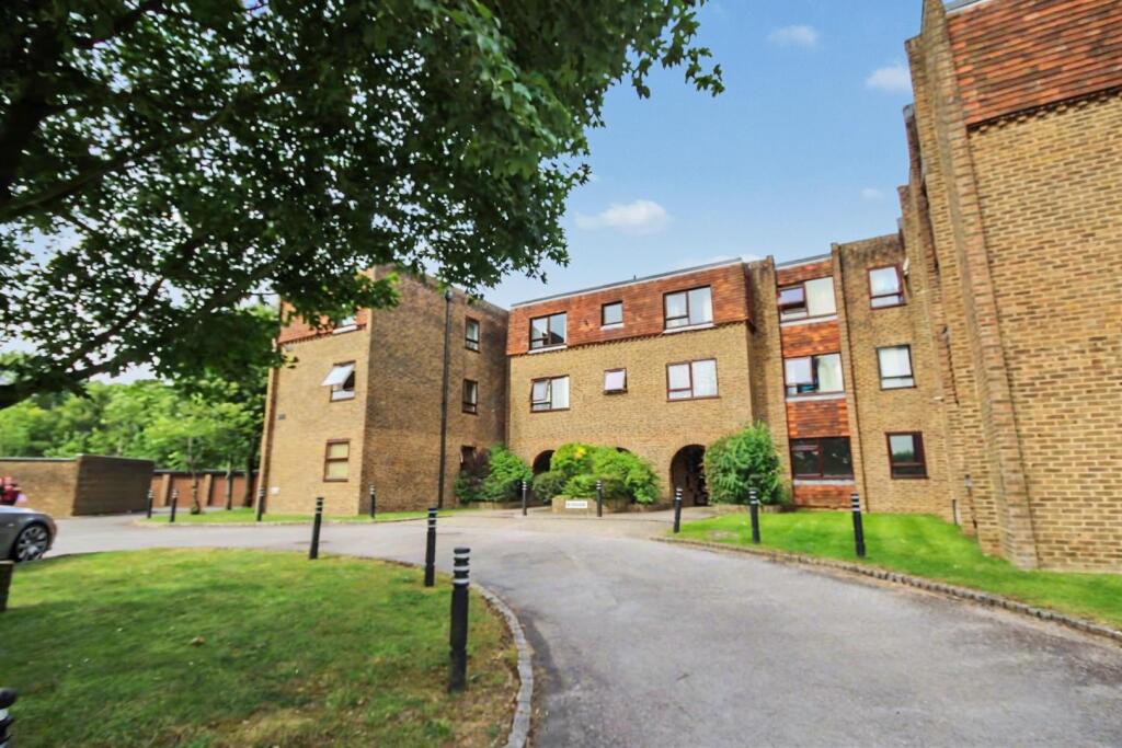 1 bed 1st Floor Flat for rent in West Clandon. From Cavender Estate Agent - Guildford 1 bed 1st Floor Flat for rent in West Clandon. From Cavender Estate Agent - Guildford