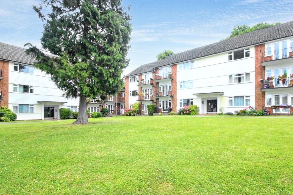2 bed 1st Floor Flat for rent in Guildford. From Cavender Estate Agent - Guildford