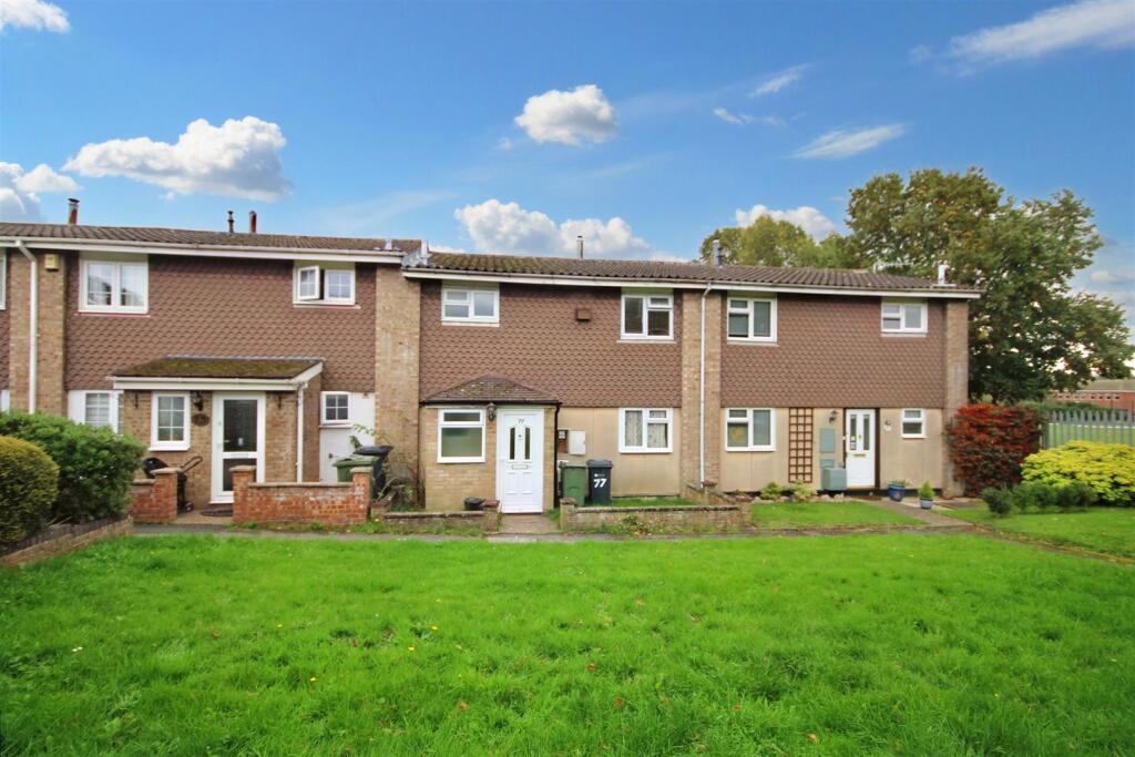 3 bed Detached for rent in Guildford. From Cavender Estate Agent - Guildford