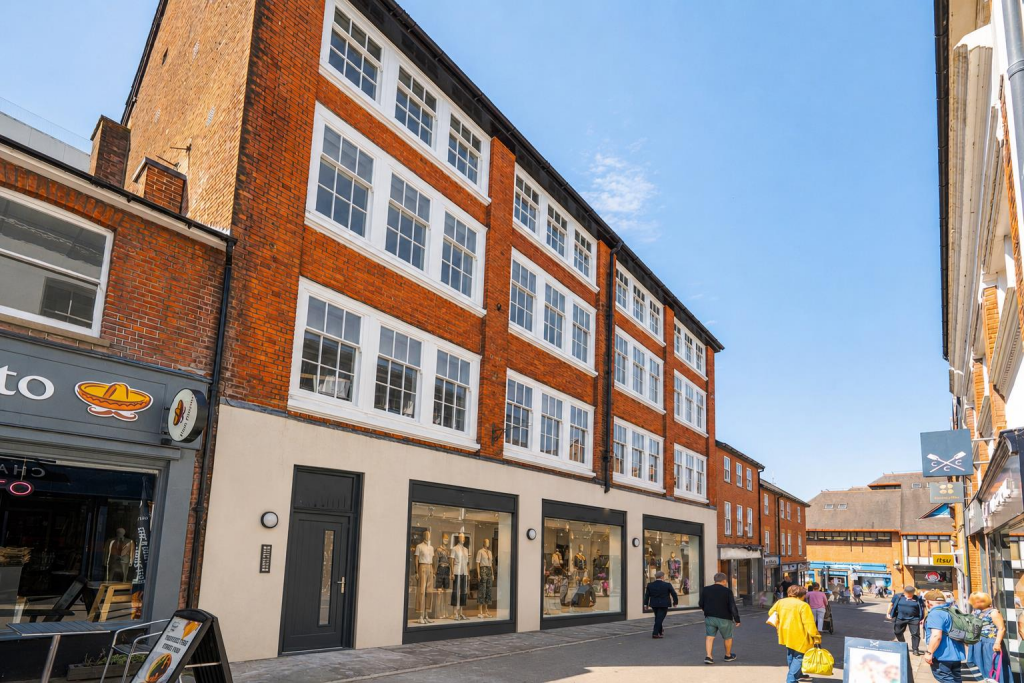 4 bed 1st Floor Flat for rent in Guildford. From Cavender Estate Agent - Guildford