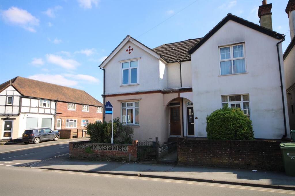 4 bed Detached for rent in Guildford. From Cavender Estate Agent - Guildford 4 bed Detached for rent in Guildford. From Cavender Estate Agent - Guildford
