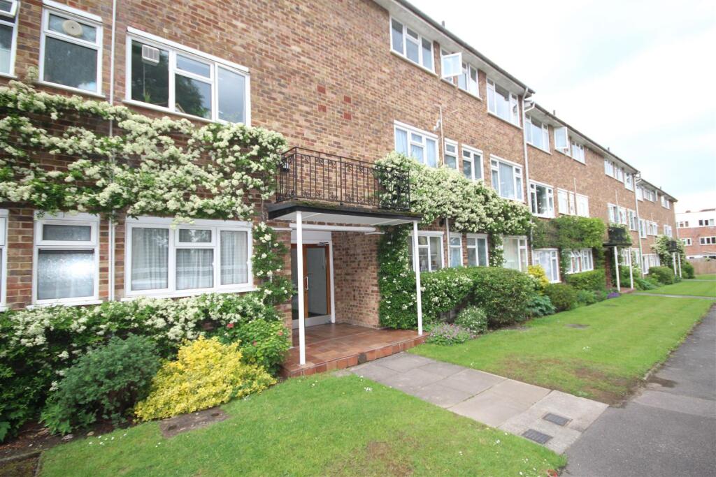 2 bed 1st Floor Flat for rent in Guildford. From Cavender Estate Agent - Guildford 2 bed 1st Floor Flat for rent in Guildford. From Cavender Estate Agent - Guildford