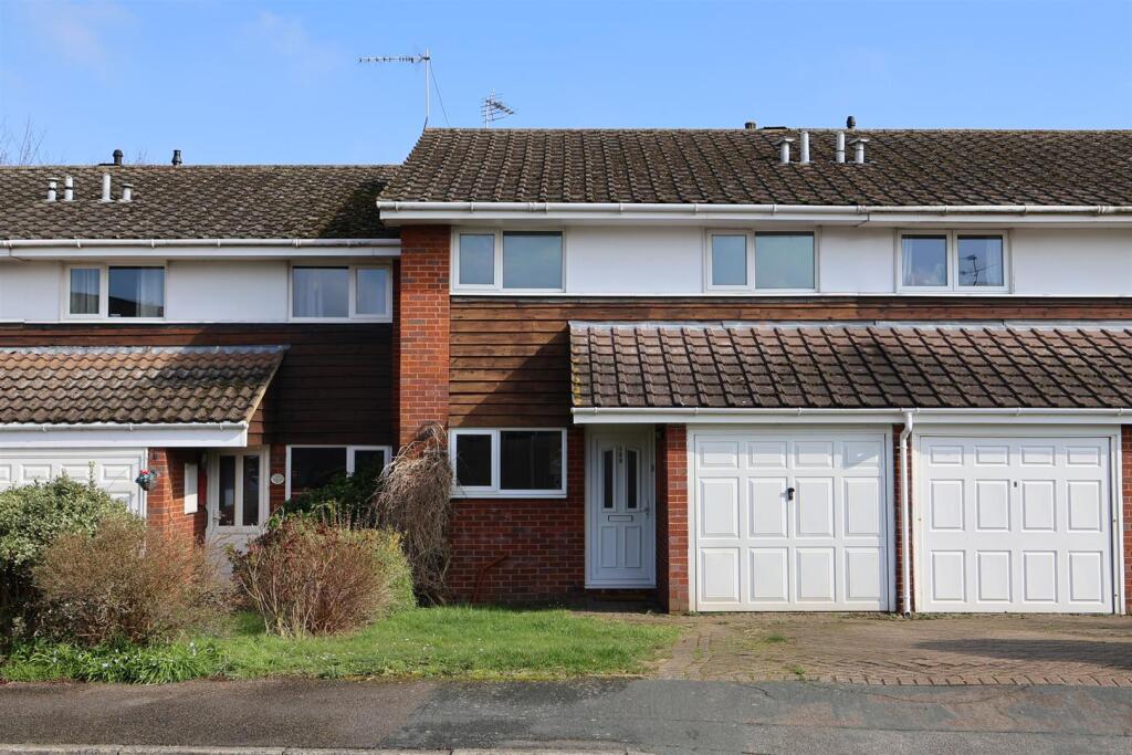 4 bed Mid Terraced House for rent in Sevenoaks. From Cavendish - Sevenoaks 4 bed Mid Terraced House for rent in Sevenoaks. From Cavendish - Sevenoaks